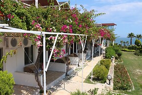 Grand Ada Family Hotel