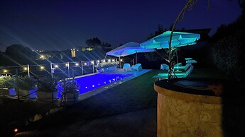 Villa Malvasio Pool and Jacuzzi Room Sassari