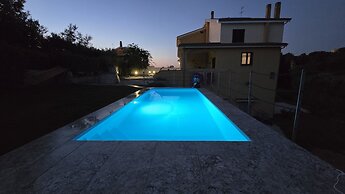 Villa Malvasio Pool and Jacuzzi Room Sassari