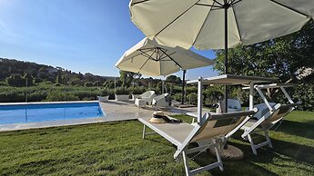 Villa Malvasio Pool and Jacuzzi Room Sassari