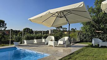 Villa Malvasio Pool and Jacuzzi Room Sassari