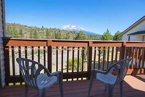 Lake Shastina Golf Resort