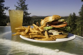 Lake Shastina Golf Resort