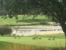 Lake Shastina Golf Resort