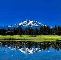 Lake Shastina Golf Resort