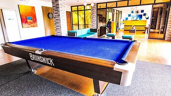 Skylodge Resort