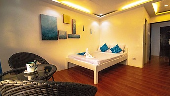 Skylodge Resort