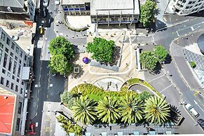 Central 1 Bedroom in Metropolis