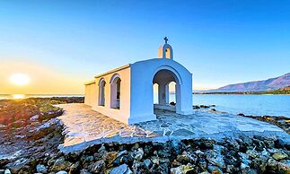 Cretan Breeze Villa Heated Pool