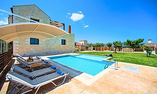 Cretan Sunrise Villa with Heated Pool
