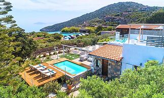 Cretan Lodge Private Heated Pool