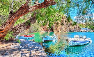 Cretan Lodge Private Heated Pool