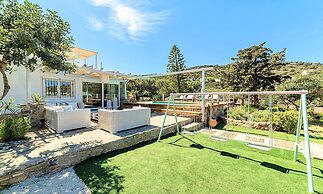 Cretan Lodge Private Heated Pool