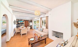 Cretan Lodge Private Heated Pool