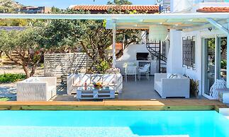 Cretan Lodge Private Heated Pool