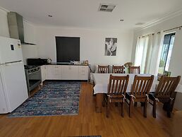 Lake Estate Stay