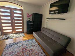 Lake Estate Stay