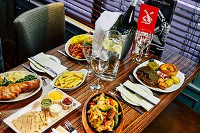 The Dutch Mill Hotel