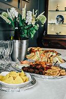 The Dutch Mill Hotel