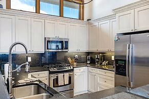 82 Ridgepoint 3 Bedroom Townhouse by RedAwning