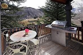 82 Ridgepoint 3 Bedroom Townhouse by RedAwning