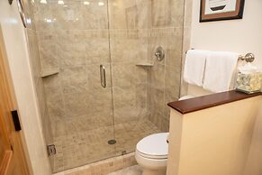 82 Ridgepoint 3 Bedroom Townhouse by RedAwning