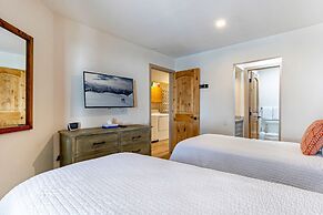 82 Ridgepoint 3 Bedroom Townhouse by RedAwning