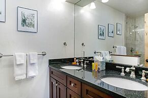 82 Ridgepoint 3 Bedroom Townhouse by RedAwning