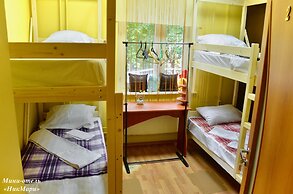 Hotel Lana - Hostel