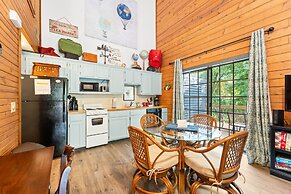 Day Dreamer 2 Bedroom Duplex by RedAwning