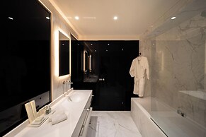Azur Hotel