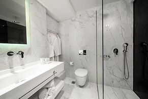 Azur Hotel