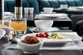 Azur Hotel