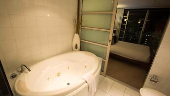 Adelaide North tce penthouse