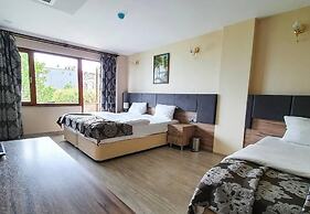 Dora Hotel
