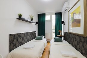 UNIT Warszawa Centrum Room by Metro Rondo ONZ