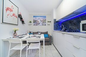 UNIT Warszawa Centrum Room by Metro Rondo ONZ