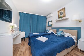 UNIT Warszawa Centrum Room by Metro Rondo ONZ