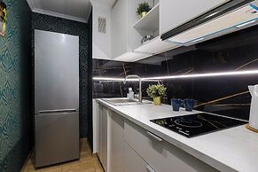 UNIT Warszawa Centrum Room by Metro Rondo ONZ