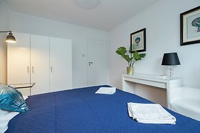 UNIT Warszawa Centrum Room by Metro Rondo ONZ