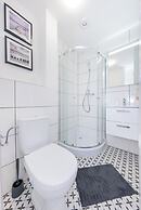 UNIT Warszawa Centrum Room by Metro Rondo ONZ