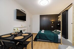 UNIT Warszawa Centrum Room by Metro Rondo ONZ