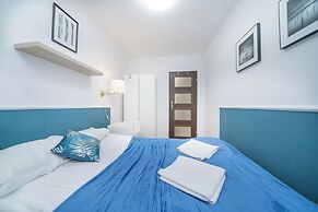 UNIT Warszawa Centrum Room by Metro Rondo ONZ