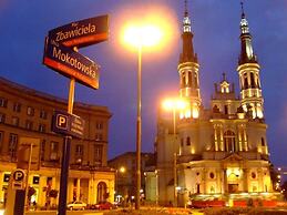 UNIT Centrum deLuX Plac Zbawiciela