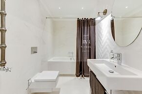 Navy Group - Lion's Castle