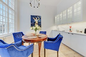 Navy Group - Lion's Castle