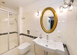 Navy Group - Old Town Apartments