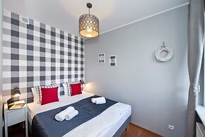 Navy Group - Old Town Apartments