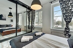 Navy Group - Old Town Apartments