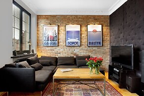 Navy Group - Old Town Apartments